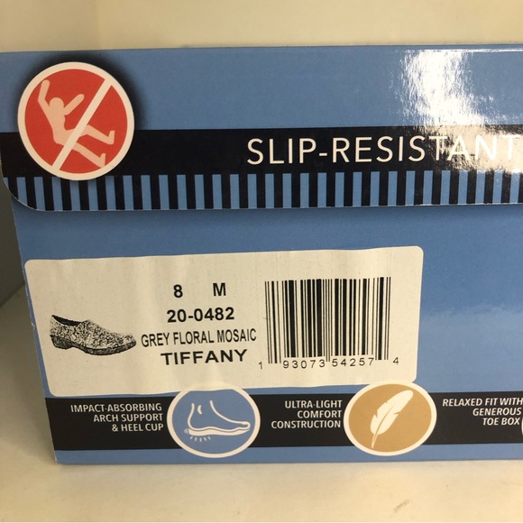 Easy Works by Easy Street Tiffany Slip Resistant Cushioned Work Clogs - Picture 7 of 7